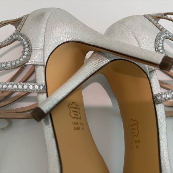 Nina Silver Strappy Heels- brand new in box - Picture 7 of 8
